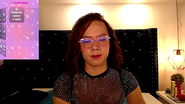 bycandy  online show from September 24, 2025, 1:14 pm