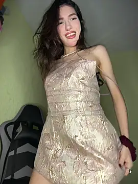 Emily-hottson online show from March 11, 2026, 5:13 am