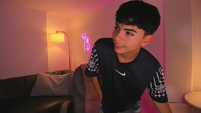 Snapshot of Peter_chase chatting on November 8, 2025, 6:29 pm Peter chase online show from November 8, 2025, 6:29 pm