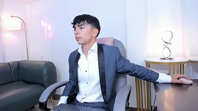 Snapshot of Peter_chase chatting on November 22, 2025, 5:17 am Peter chase online show from November 22, 2025, 5:17 am