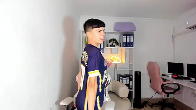 Snapshot of Peter_chase chatting on January 16, 2026, 2:10 pm Peter chase online show from January 16, 2026, 2:10 pm