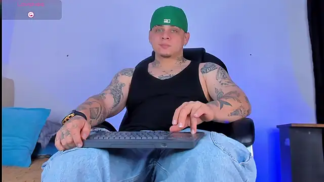 denis munera online show from October 12, 2025, 2:38 pm