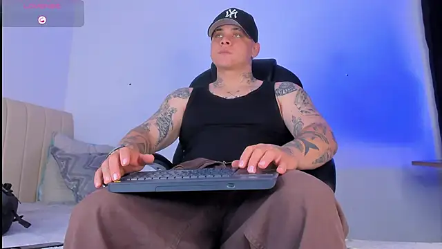 denis munera online show from October 23, 2025, 10:03 am