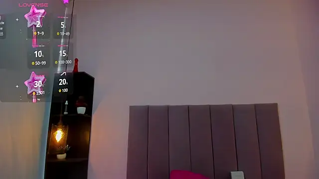 Snapshot of HoollyHendrix chatting on October 28, 2025, 8:22 pm HoollyHendrix online show from October 28, 2025, 8:22 pm