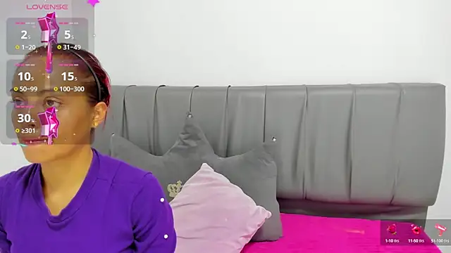 Snapshot of HoollyHendrix chatting on October 30, 2025, 8:31 pm HoollyHendrix online show from October 30, 2025, 8:31 pm