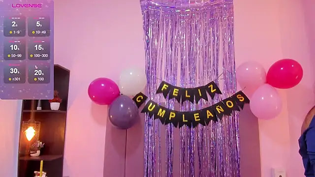 Snapshot of HoollyHendrix chatting on November 1, 2025, 8:44 pm HoollyHendrix online show from November 1, 2025, 8:44 pm