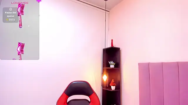 Snapshot of HoollyHendrix chatting on November 21, 2025, 8:29 pm HoollyHendrix online show from November 21, 2025, 8:29 pm