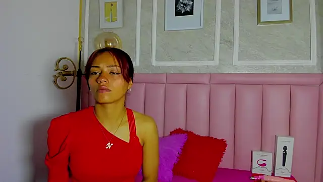 Snapshot of HoollyHendrix chatting on January 15, 2026, 8:45 pm HoollyHendrix online show from January 15, 2026, 8:45 pm