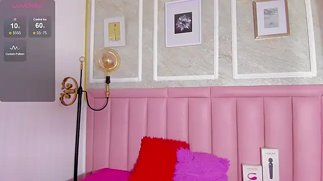 Snapshot of HoollyHendrix chatting on February 3, 2026, 7:52 pm HoollyHendrix online show from February 3, 2026, 7:52 pm