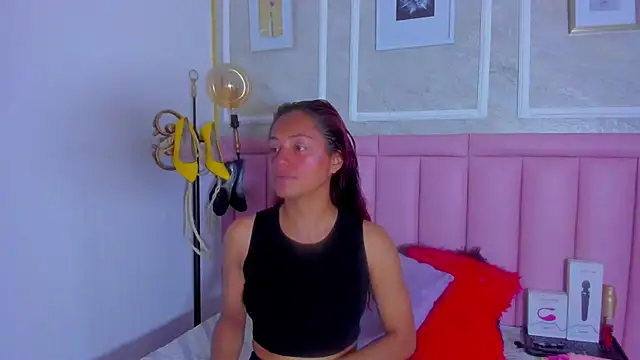 Snapshot of HoollyHendrix chatting on February 23, 2026, 8:28 pm HoollyHendrix online show from February 23, 2026, 8:28 pm