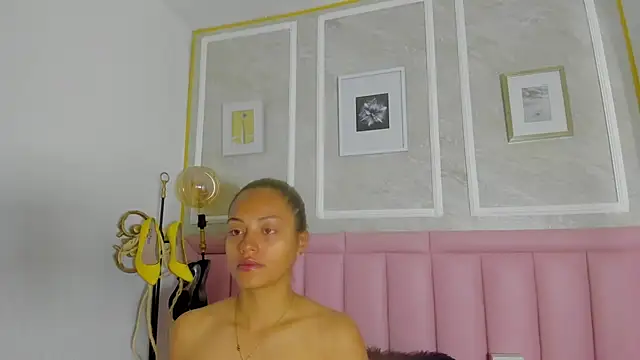 Snapshot of HoollyHendrix chatting on February 24, 2026, 9:13 pm HoollyHendrix online show from February 24, 2026, 9:13 pm