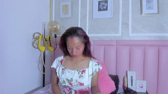 Snapshot of HoollyHendrix chatting on March 3, 2026, 9:31 pm HoollyHendrix online show from March 3, 2026, 9:31 pm