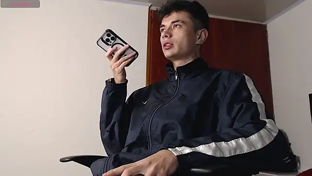 Snapshot of jaico_santos chatting on November 4, 2025, 11:15 pm jaico santos online show from November 4, 2025, 11:15 pm