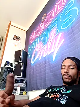 Mikaaa97 online show from April 15, 2026, 8:32 am