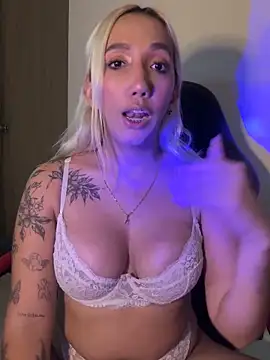 Isa klein online show from October 5, 2025, 4:22 am