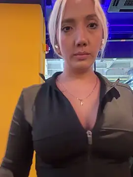 Isa klein online show from October 8, 2025, 9:56 pm