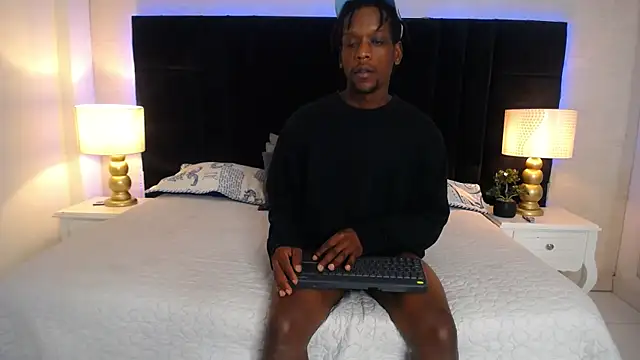 SkylerBigxxx online show from June 4, 2026, 4:29 am