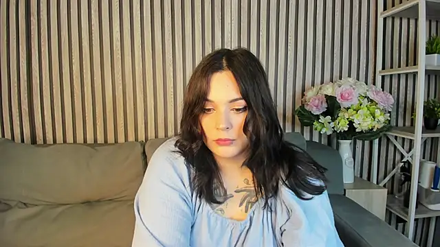 Snapshot of Mia_R0ss chatting on September 21, 2025, 12:01 am Mia R0ss online show from September 21, 2025, 12:01 am