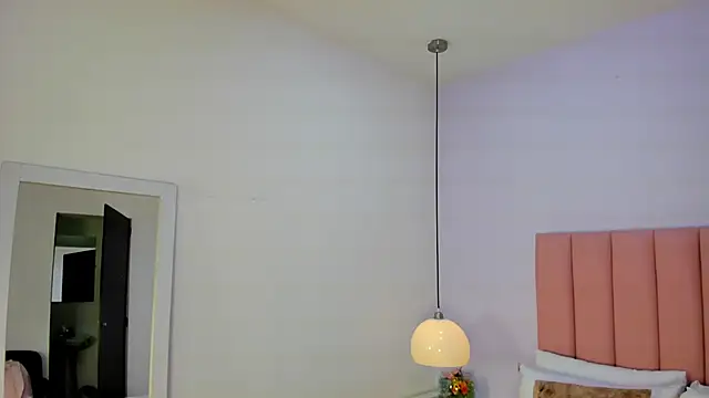 Amy Ferreira online show from November 9, 2025, 3:05 am