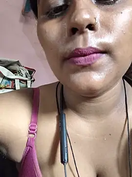 Snapshot of Jasmine_Januja chatting on May 20, 2026, 2:51 am Jasmine Januja online show from May 20, 2026, 2:51 am