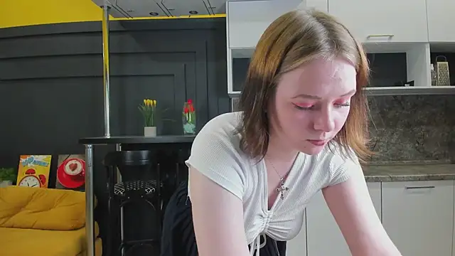 Sophi X online show from October 14, 2025, 9:10 am