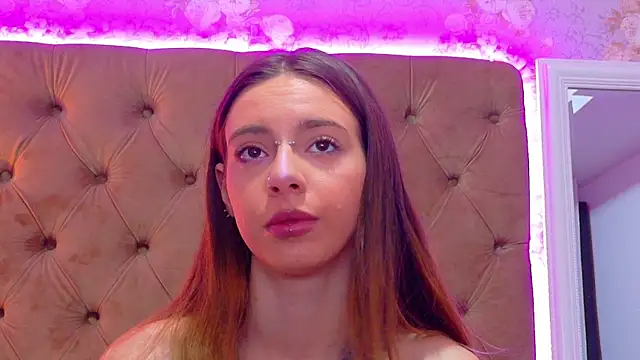 CoraVex online show from April 25, 2026, 4:04 am