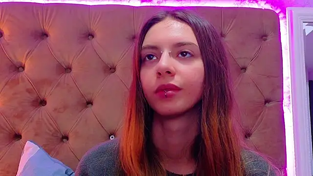 CoraVex online show from April 27, 2026, 3:59 am