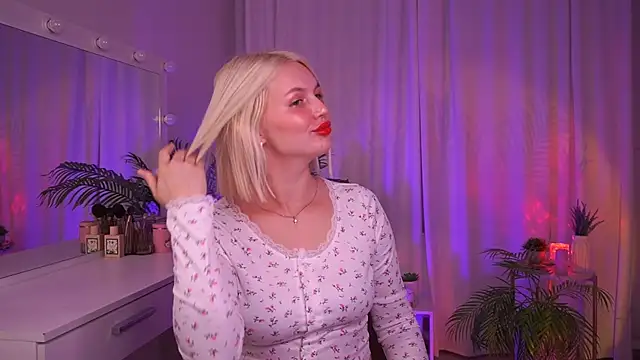 Amelia Wells online show from September 18, 2025, 6:04 am