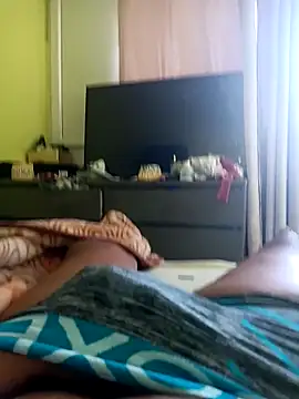 Snapshot of romero115 chatting on September 22, 2025, 6:37 am romero115 online show from September 22, 2025, 6:37 am