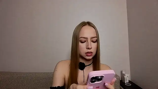 Snapshot of MissOyee chatting on September 20, 2025, 5:14 pm MissOyee online show from September 20, 2025, 5:14 pm