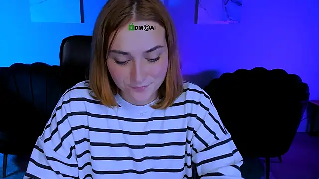 casey meow  online show from December 1, 2025, 9:47 am