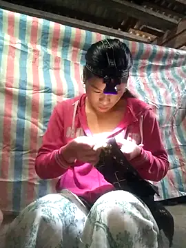 Snapshot of Qinjid002 chatting on October 8, 2025, 3:48 am Qinjid002 online show from October 8, 2025, 3:48 am