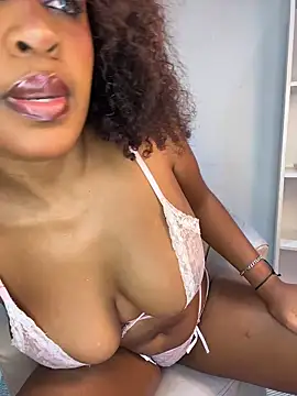 Snapshot of alessia_moon1 chatting on June 3, 2026, 1:25 pm alessia moon1 online show from June 3, 2026, 1:25 pm