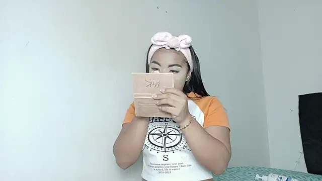 Natashaparker   online show from March 2, 2026, 8:15 pm