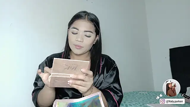 Natashaparker   online show from March 12, 2026, 9:43 pm