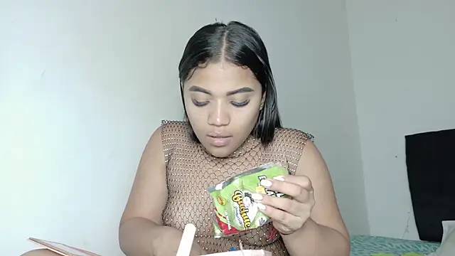 Natashaparker   online show from April 1, 2026, 9:12 pm