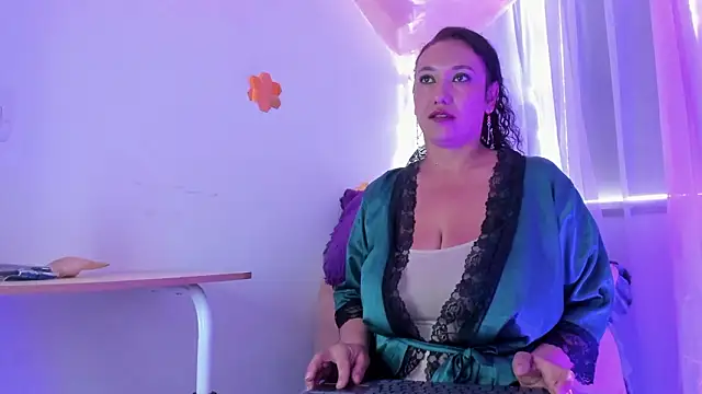 Snapshot of sharlot_montalvo_ chatting on February 4, 2026, 9:31 pm sharlot montalvo online show from February 4, 2026, 9:31 pm