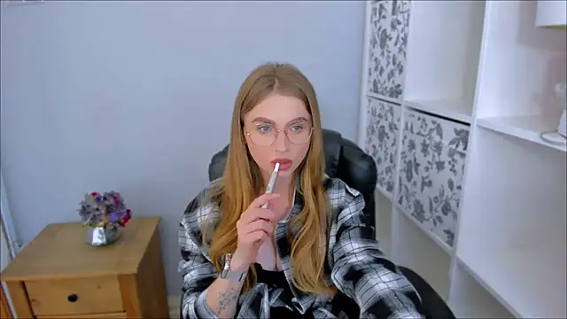 JasmineAlone online show from October 12, 2025, 7:46 pm