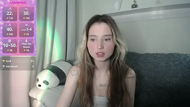  Lua   online show from October 9, 2025, 4:49 pm