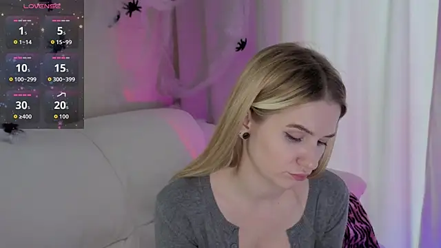 Ange Lus online show from October 30, 2025, 11:11 am