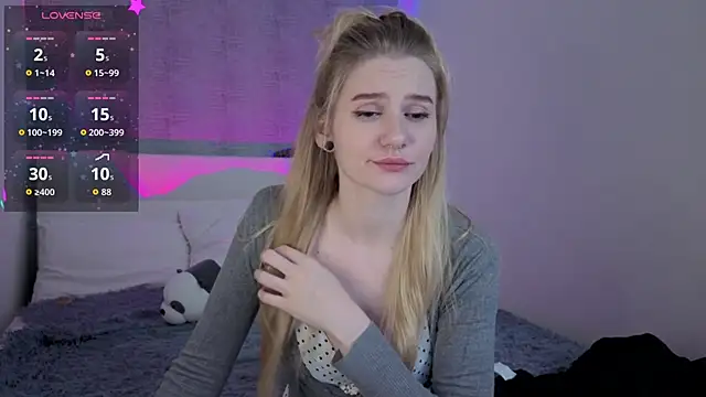 Ange Lus online show from November 14, 2025, 11:02 pm