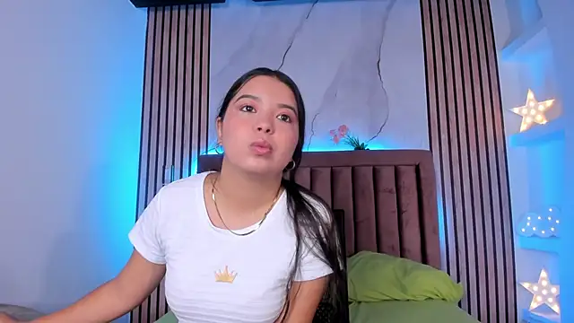 LunaWiill  online show from October 22, 2025, 12:16 pm