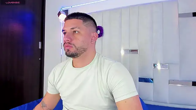 Snapshot of Jacob19_ chatting on November 2, 2025, 12:18 pm Jacob19  online show from November 2, 2025, 12:18 pm