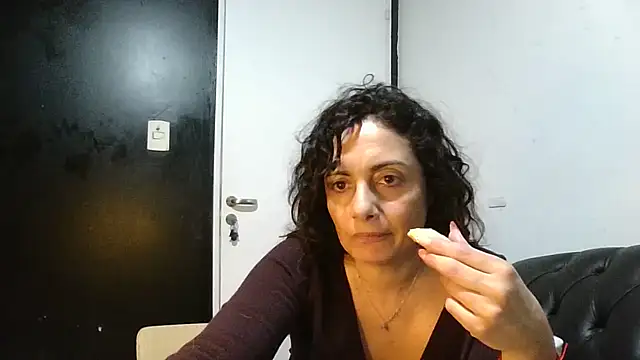 Snapshot of dulcefanny chatting on July 21, 2026, 10:23 pm dulcefanny online show from July 21, 2026, 10:23 pm