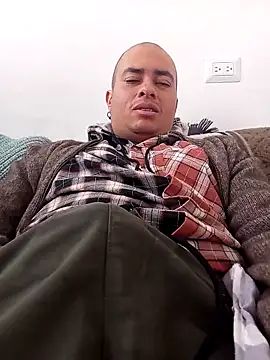 Snapshot of MarlonRav7 chatting on October 17, 2025, 2:41 pm MarlonRav7 online show from October 17, 2025, 2:41 pm