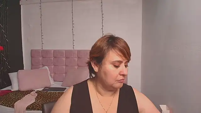 Snapshot of Sasharosee2 chatting on September 17, 2025, 12:51 pm Sasharosee2 online show from September 17, 2025, 12:51 pm