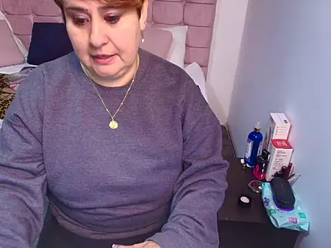 Snapshot of Sasharosee2 chatting on September 18, 2025, 11:56 am Sasharosee2 online show from September 18, 2025, 11:56 am