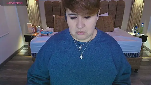 Snapshot of Sasharosee2 chatting on October 4, 2025, 12:03 pm Sasharosee2 online show from October 4, 2025, 12:03 pm