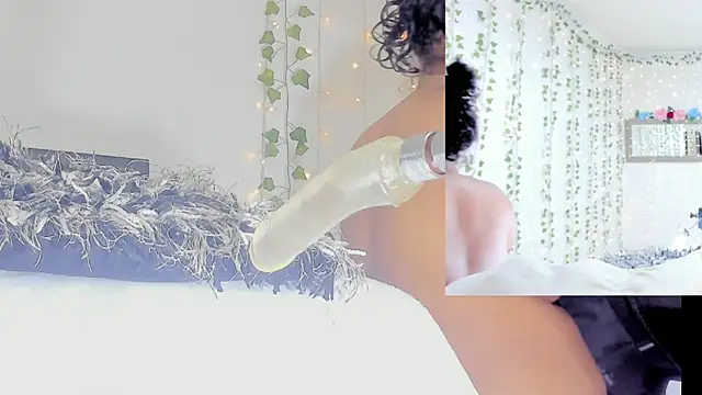 Ashley  Jones   online show from March 27, 2026, 9:10 am