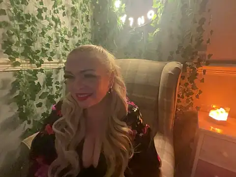 BonnyDesire online show from November 6, 2025, 8:10 pm